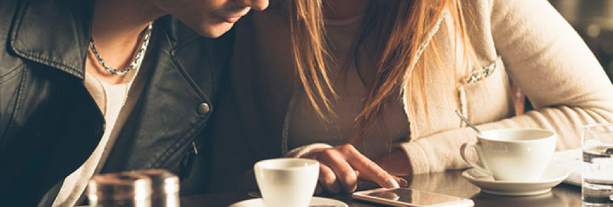 Duas mulheres e um homem: pedindo um ménage pro meu marido